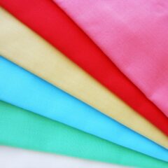 春スプリングタイプに似合う麻/リネンブラウスのおすすめ色カラー