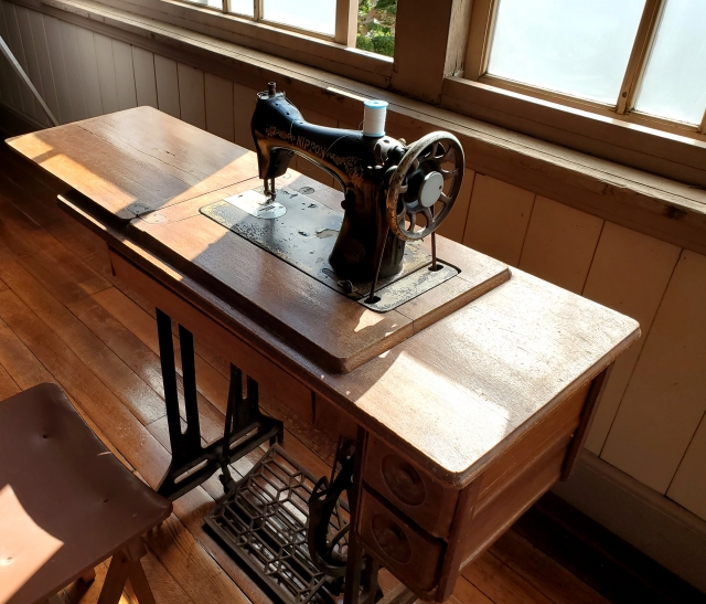 ハンドメイド作品の魅力　楽しみ方　作り手の想いを知ろう　古いミシン