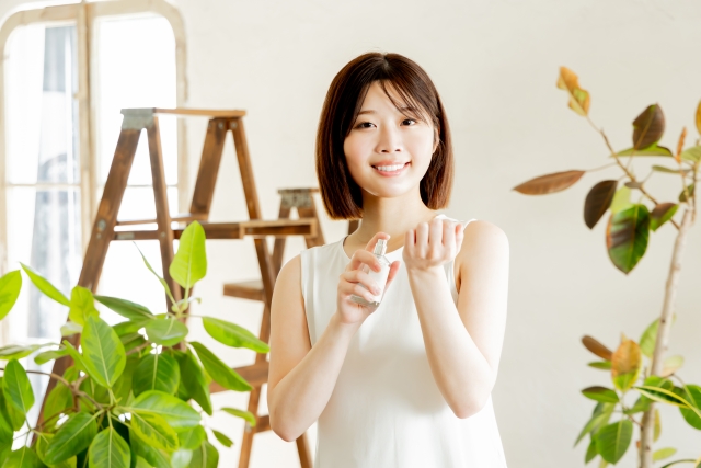 Tシャツは何年着られる　寿命　耐久年数　素材別　おすすめリネン　香水