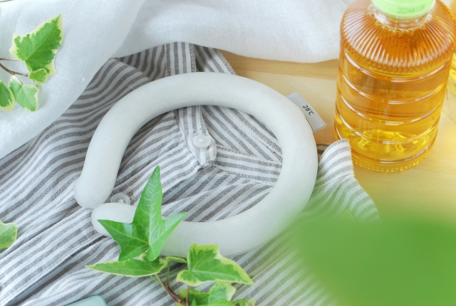 猛暑夏の暑さ対策！布ハギレやスカーフで保冷剤をおしゃれに使おう