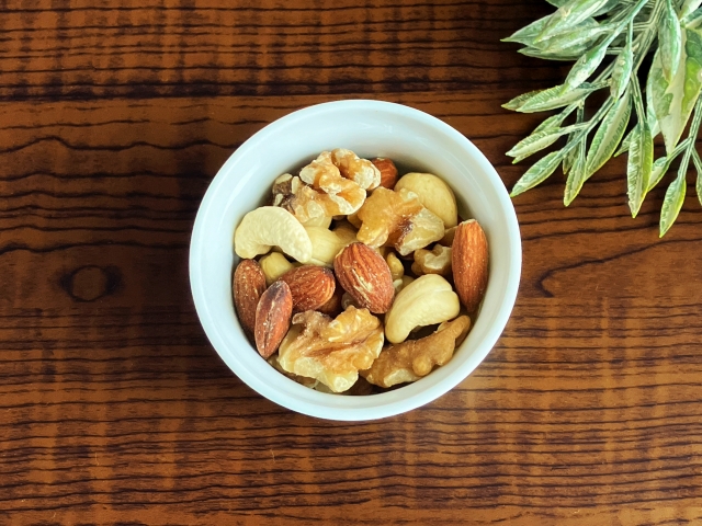 ナッツ　ダイエット中でも楽しめるおやつの選び方