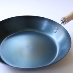 鉄のフライパンの魅力とは？デメリットも解説”不足しがちな鉄分補給できる優れもの