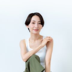 タンクトップの魅力とは？洋服の特徴と歴史