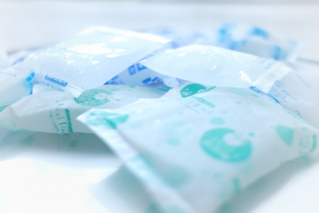 猛暑夏の暑さ対策！布ハギレやスカーフで保冷剤をおしゃれに使おう