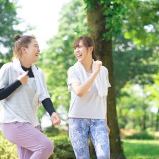 お出かけしよう！歩くダイエットがもたらす5つの健康効果とは