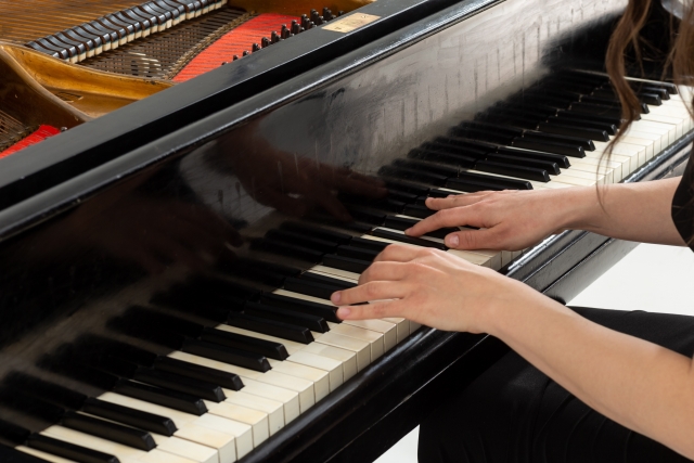 買い物依存の解消法　創作活動の魅力　興味をずらし自分を満たそう　絵　陶芸