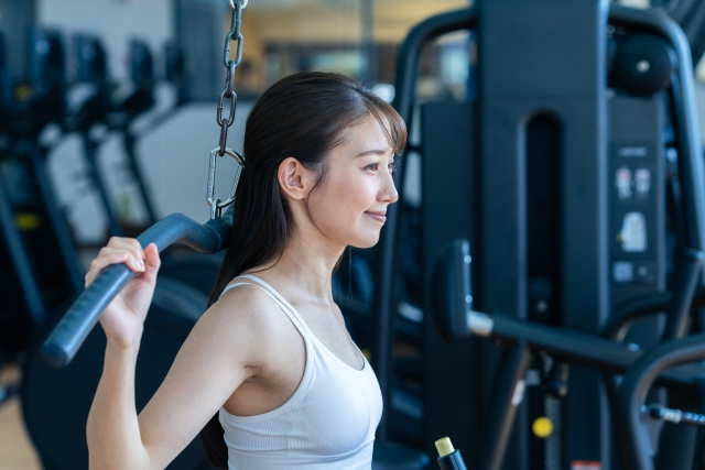 自重トレーニング　マシーン　メリット　デメリット　