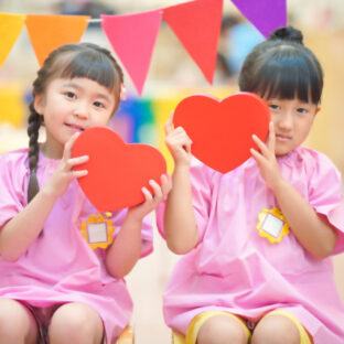 スモックとは？洋服の特徴と歴史を解説