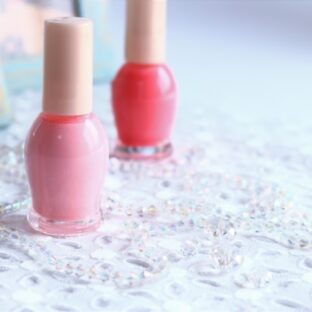 豆知識ボタンが取れにくくなるマネキュアの活用法裏技