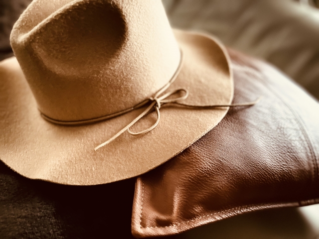 帽子の選び方・形と素材：骨格診断を活かす方法　素材　ハット