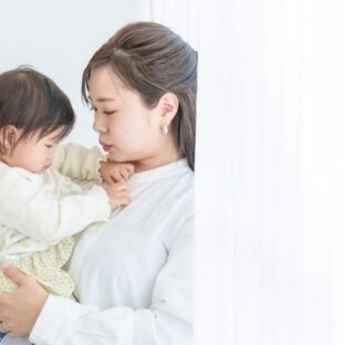 ボタンかけ練習は何歳から？子供が洋服を自分で着る時期とは？