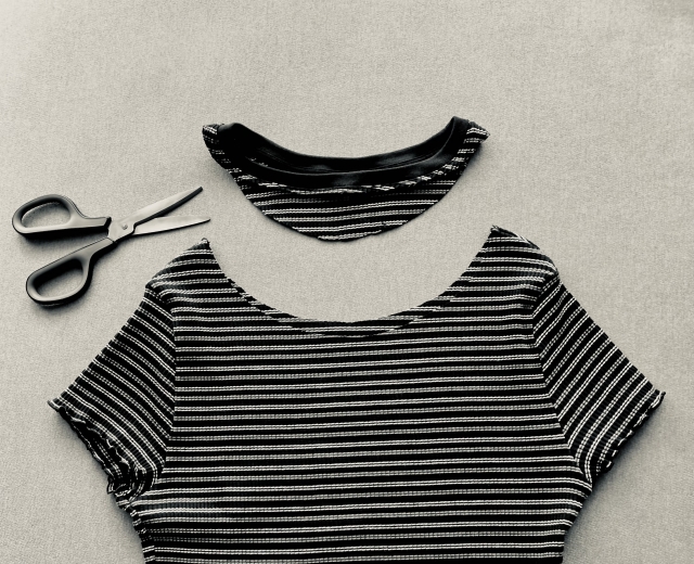 洋服の襟　えり　が気に入らない　簡単リメイク術を紹介