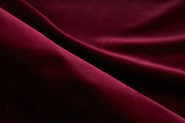 ベロア生地の魅力とは　特長と歴史を紹介