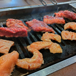 洋服コートについた焼き肉の匂いをお風呂で取る方法対策