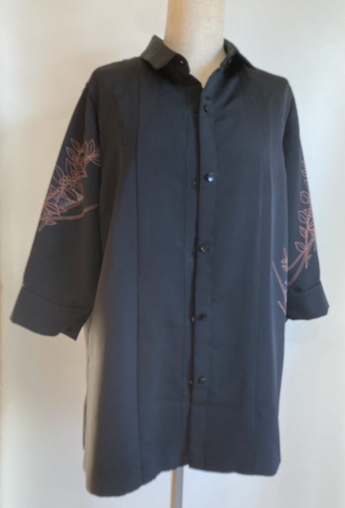 着物リメイクシャツ　正絹　黒　柄物